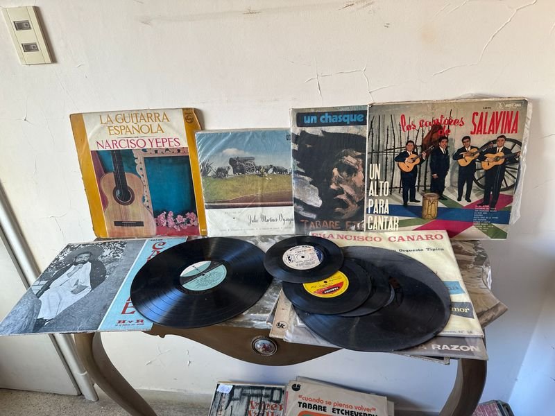 Lote siguiente: Colección de Discos de Vinilo en Buen Estado