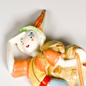 Figura de Loza Inglesa Crown Devon para Colgar - Personaje Aventurero 25 cm - imagen 3