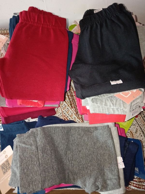 Lote de calzas y pañales para bebés - imagen 2