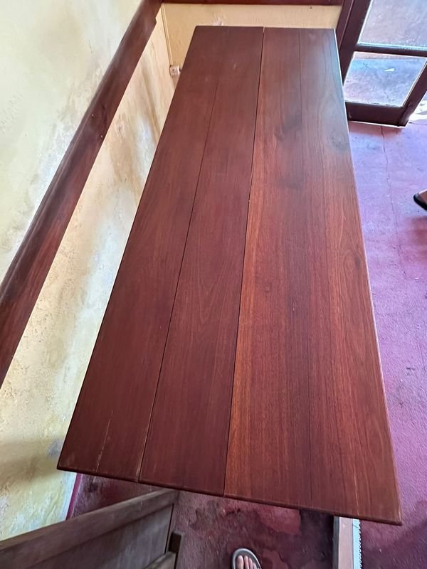 MESA DE MADERA DE COMEDOR EN MADERA DURA - imagen 2