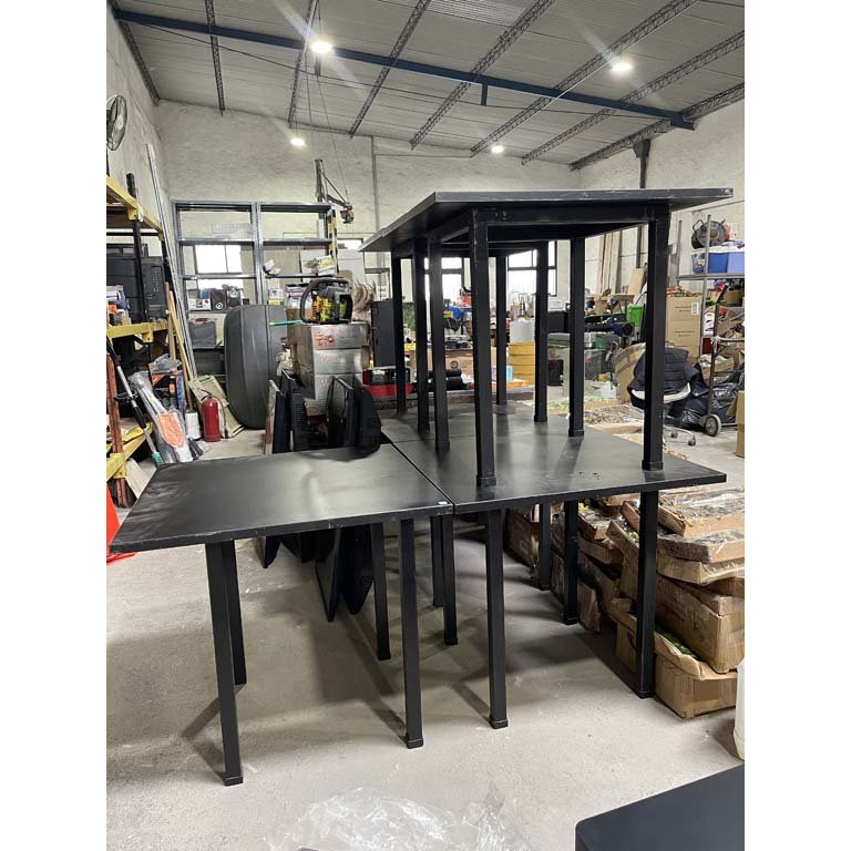 Set de 5 Mesas de MDF con Patas de Hierro