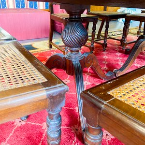 Mesa de Comedor Ovalada con 6 Sillas Estilo Luis XV - imagen 2