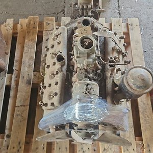 Motor de Combustión Interna Antiguo para Repuestos o Restauración - imagen 1