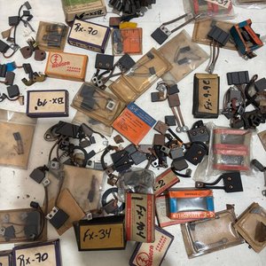 Lote de Carbones para Motor Eléctrico 12V - imagen 4