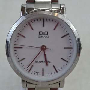 Lote anterior: Reloj de Pulsera Q&Q Quartz Plateado con Cuadrante Blanco