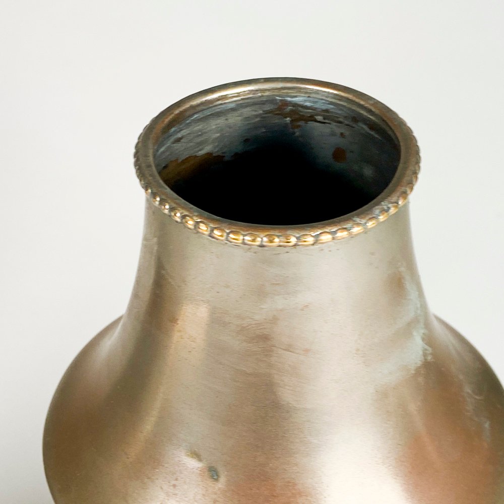 Dos floreros de metal con guardas, alturas 28 cm - imagen 3