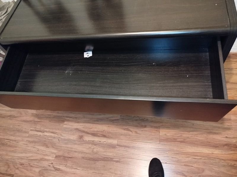 Comoda de madera maciza en buen estado - imagen 3