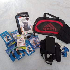Lote anterior: Veinte piezas: rodilleras + tobilleras + fajas + bolso deportivo