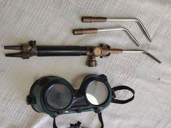 Soplete para soldadura autógena con boquillas intercambiables y antiparras - imagen 1