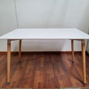 Mesa Nórdica Blanca con Patas de Madera Clara - 120x80x75cm - imagen 1