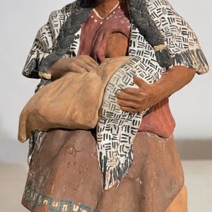 Lote anterior: Escultura Artesanal Mujer Andina en Terracota Policromada