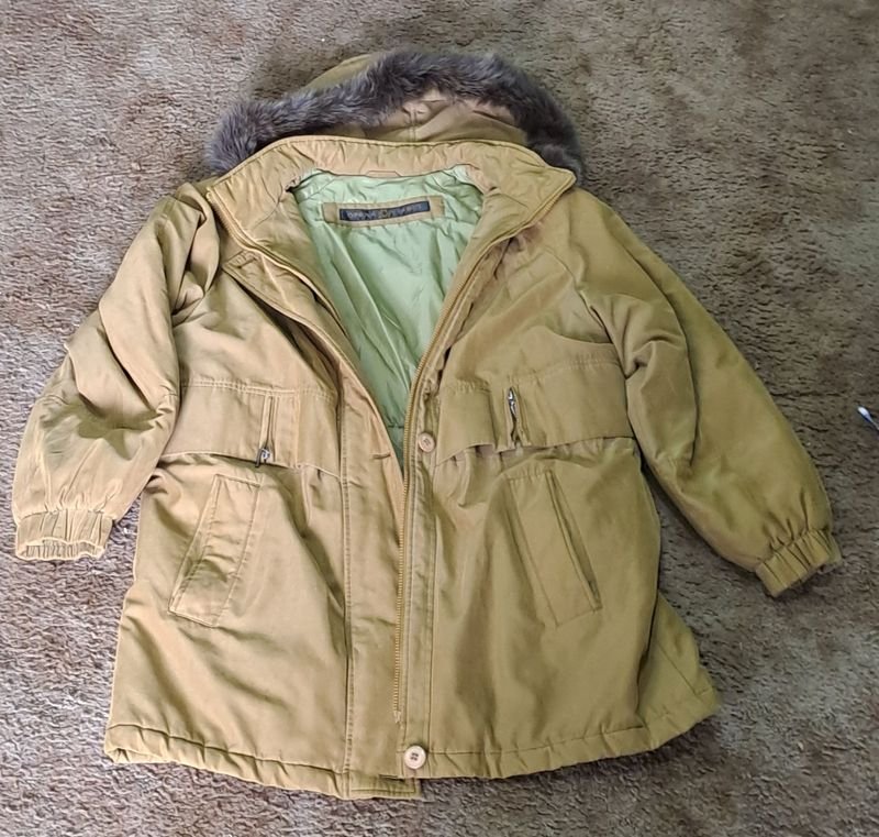 Lote anterior: Campera estilo parka de buena calidad marca Opera Street