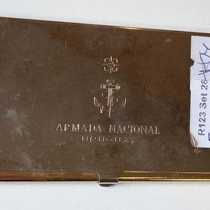 Lote anterior: Tarjetero Metálico Grabado Armada Nacional Uruguay