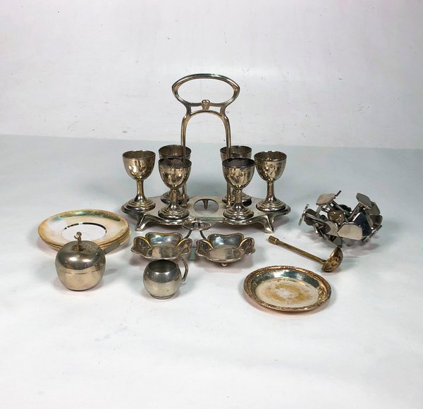 Lote de Metal Plateado: Copas, Platitos, Adornos y Alhajeros - imagen 1