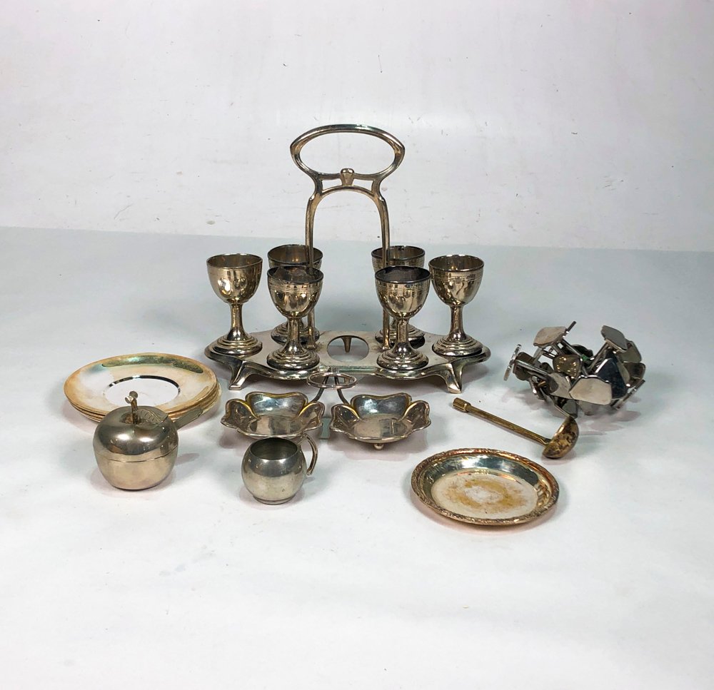 Lote de Metal Plateado: Copas, Platitos, Adornos y Alhajeros