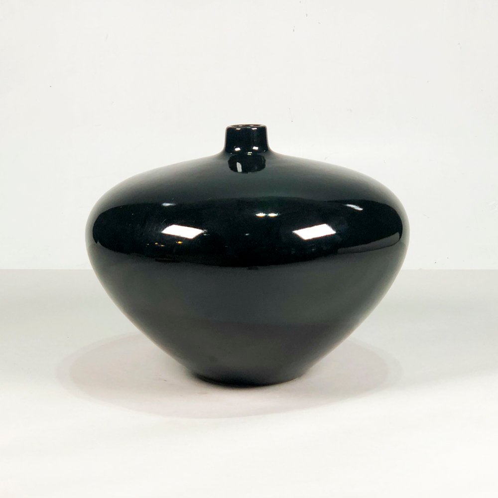 Vaso en loza globular color negro - imagen 1