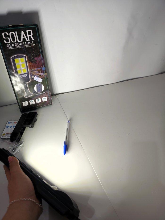 Luz LED Exterior Recargable Solar con Control y Sensor - imagen 4