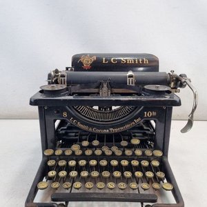 Máquina de Escribir Antigua LC Smith & Corona Typewriters Inc. con Estuche Original - imagen 4