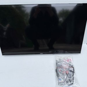 Smart TV Enxuta 32" HD con Caja Original - imagen 3