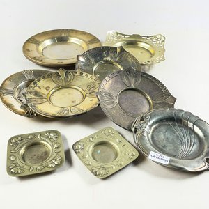 Lote siguiente: Lote de 11 Platillos Metálicos Decorativos Estilo Art Nouveau