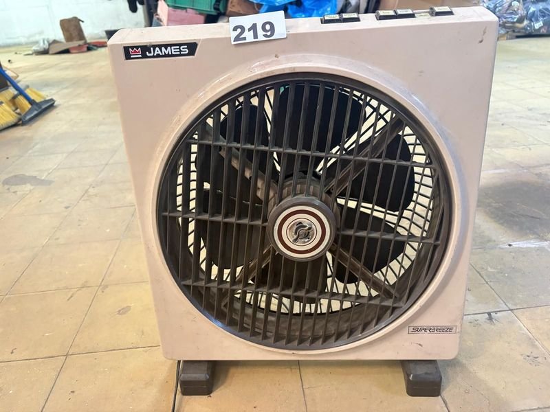 Ventilador de Piso James Superfreeze