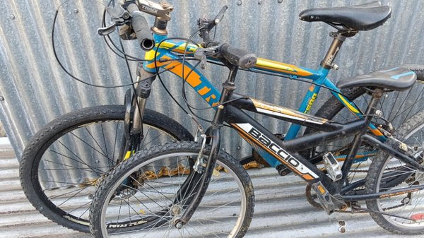 Lote de 2 Bicicletas Trinx y Baccio con Cambio, para Repuesto o Reparar - imagen 1