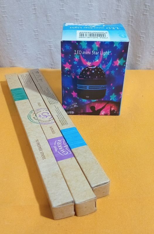 Lote siguiente: Lámpara de luces multicolor con sahumerios