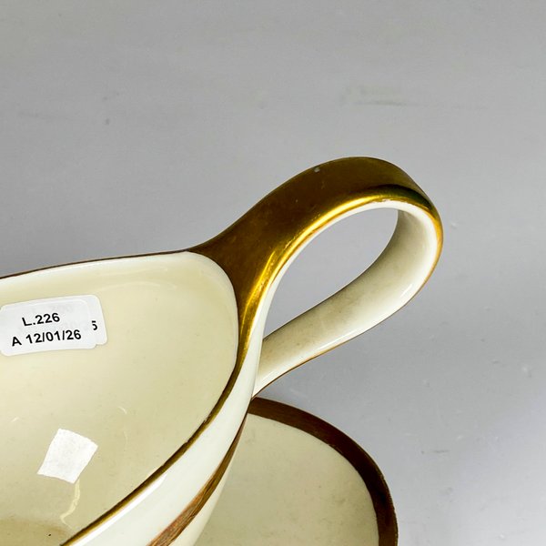 Salsera de porcelana alemana con borde dorado - imagen 2