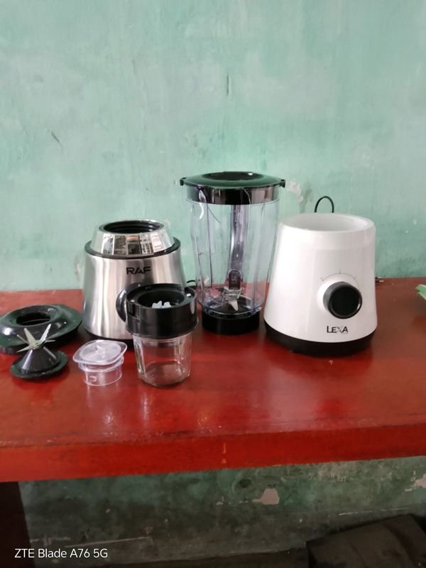 Lote de Licuadoras RAF y Lexa para Repuesto (Sin Vaso)