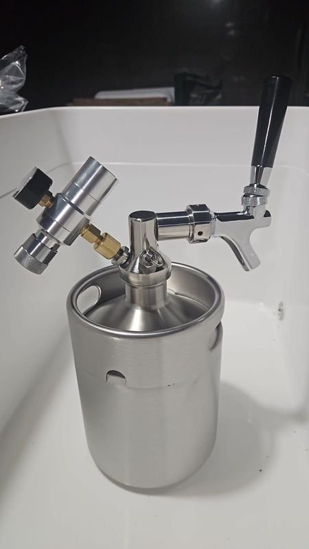 Chopera ideal para cervezas artesanales con pico de 5 litros - imagen 4