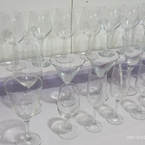 Lote de 27 Copas de Vidrio Transparente: Agua, Vino, Champán, Aperitivo y Licor - imagen 3