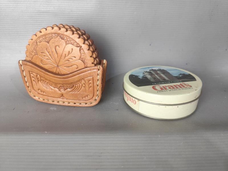 Set de 6 Posavasos de Cuero Grabado y 6 Posavasos Grant's Scotch Whisky