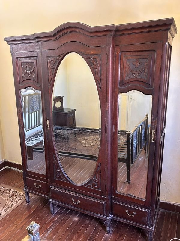 Ropero de Roble con 3 Puertas y Espejos Biselados - imagen 1