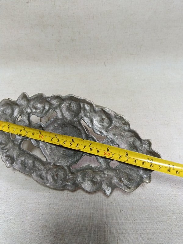 Antiguo tirador de puerta y accesorios en metal - imagen 5