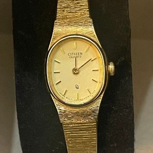 Reloj Pulsera Citizen Quartz Dorado Mujer - Elegancia Japonesa - imagen 9