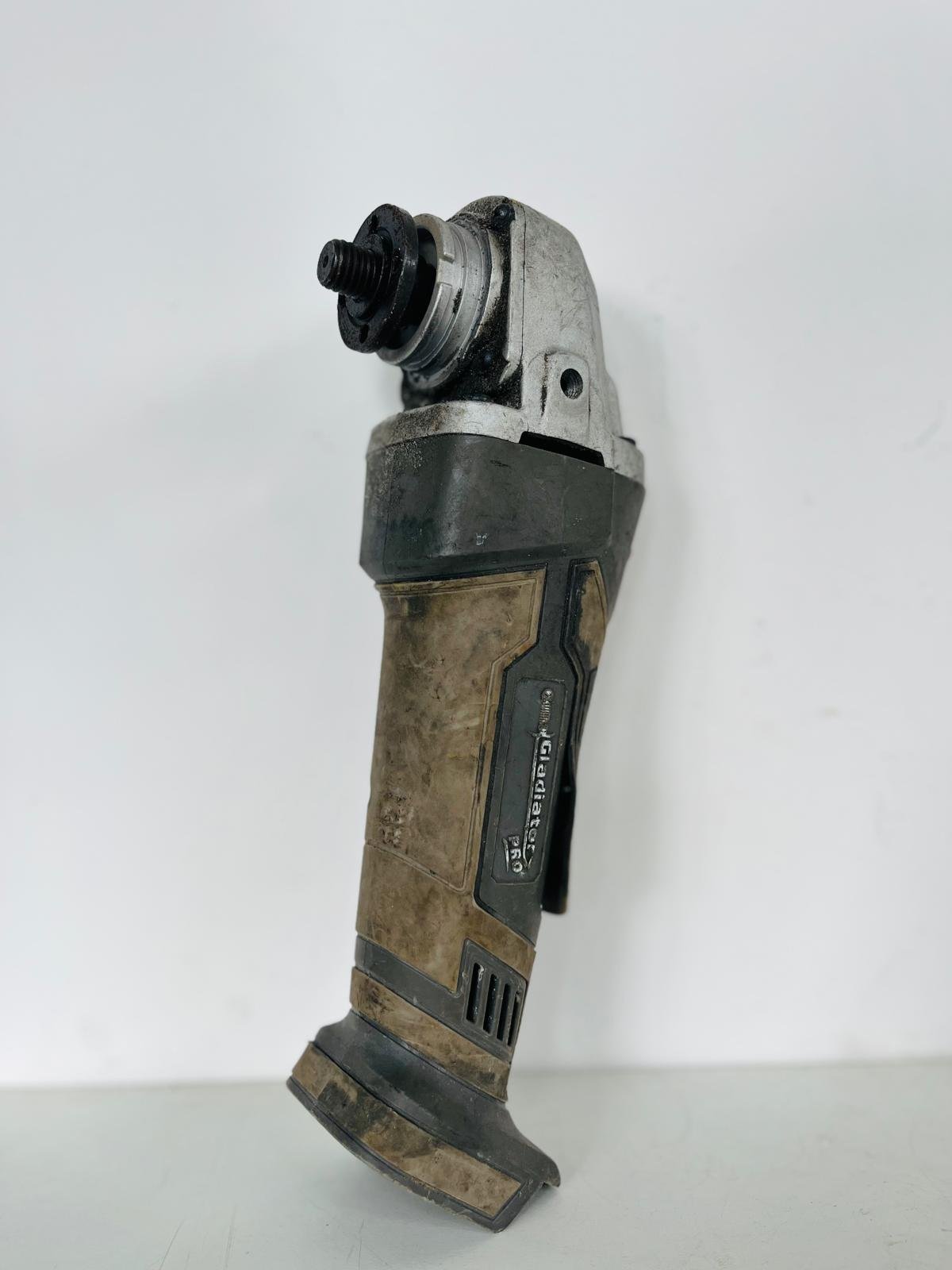 Amoladora Angular Gladiator PRO AA 815/B Sin Batería