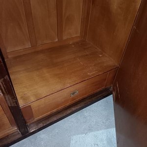 Ropero Antiguo de Madera con Espejo Biselado y Cajones - imagen 5
