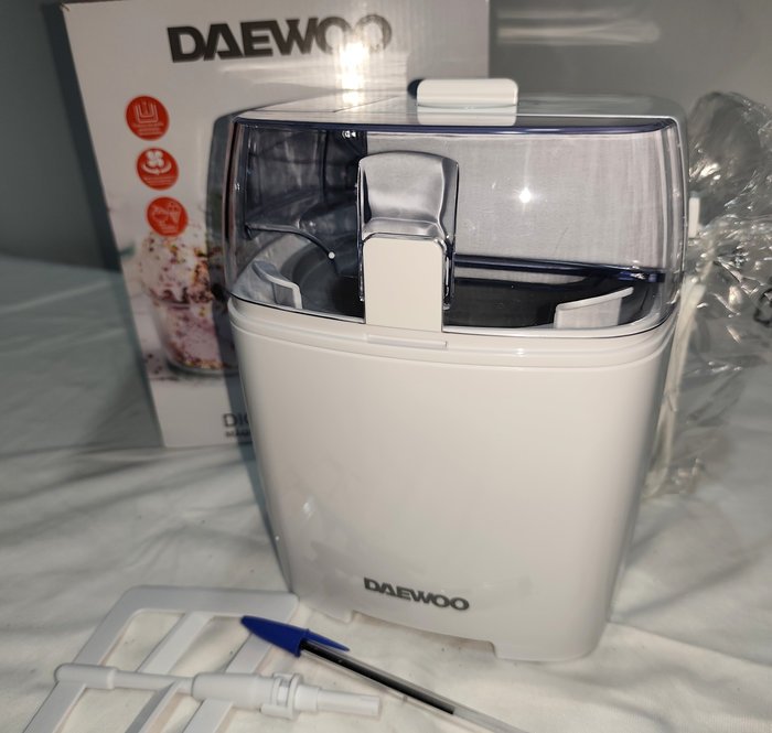Máquina de Helados Daewoo DICM-160, 1.5 Litros, Nueva en Caja