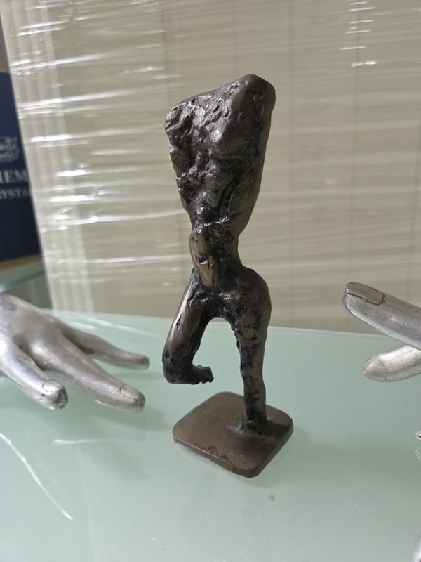 Item 830107 - Image 0