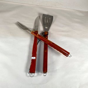 Set de Cubiertos Parrilleros con Mangos de Madera: Pincho, Cuchillo y Espátula - imagen 1
