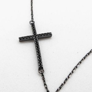 Gargantilla de Plata con Cruces y Piedras Negras - imagen 2