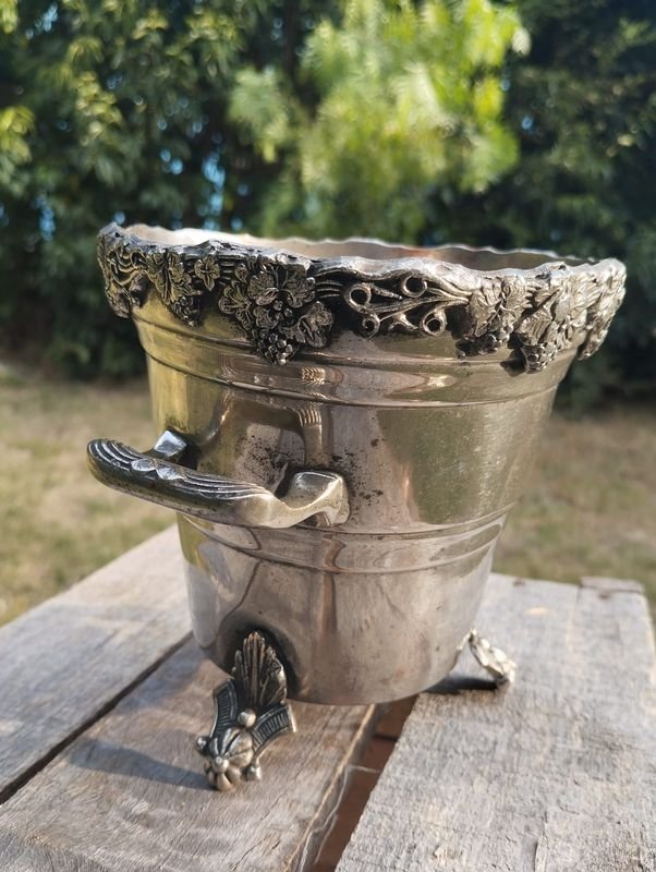 Item 867388 - Image 1