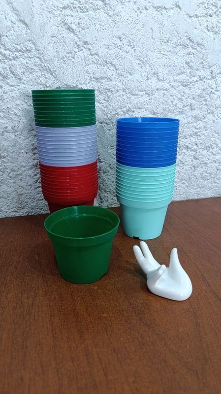 Lote anterior: Macetas de plástico en colores