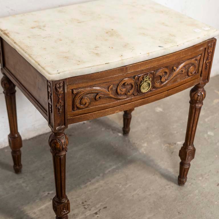 Mesa de luz Luis XVI tallada con tapa de mármol y cajón - imagen 2