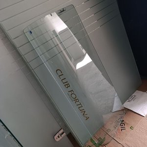 Paneles de Vidrio Templado Curvado con Ploteo "Club Fortuna" - imagen 5
