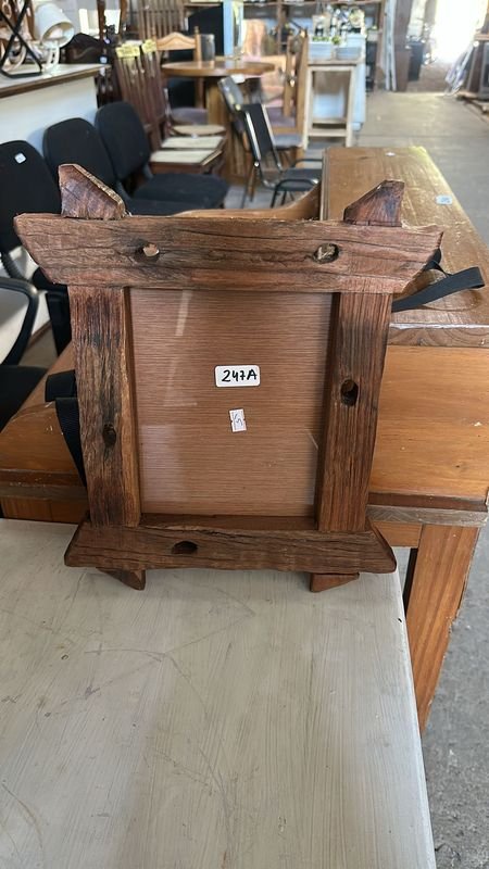 Lote anterior: Portarretrato estilo rustico en marco de madera