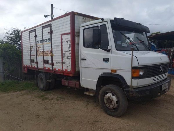 Camión Mercedes Benz L709/37 Caja Refrigerada 1996