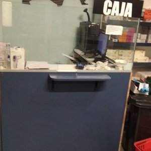 Lote siguiente: Mueble caja para comercio con múltiples estantes para facilitar la facturación