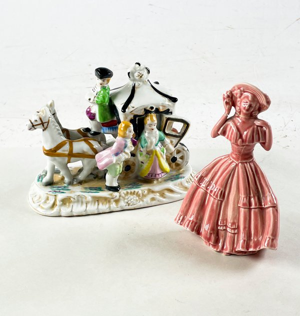 Figuras de Porcelana: Carreta con Figuras y Dama Estilo Victoriano - imagen 1