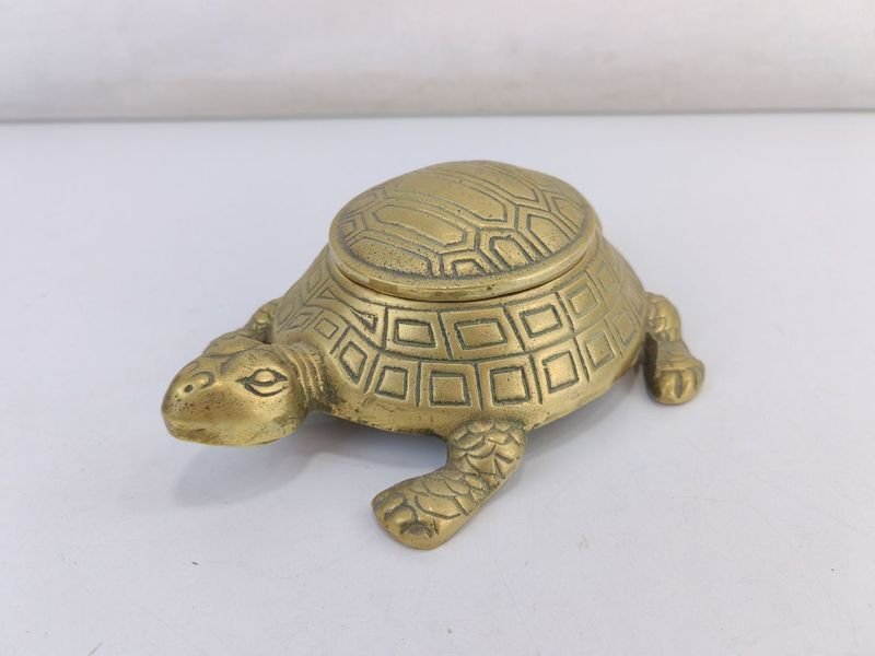 Lote siguiente: Adorno Tortuga En Bronce - Figurita de Tortuga en Bronce con Diseño de Concha